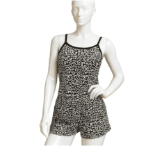 ست تاپ و شورتک زنانه دخترانه خالخالی پارچه وارداتی کد 2047