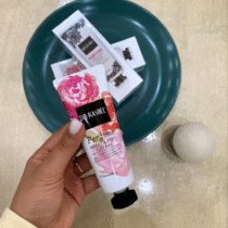 کرم مرطوب‌کننده معطر دست و پا