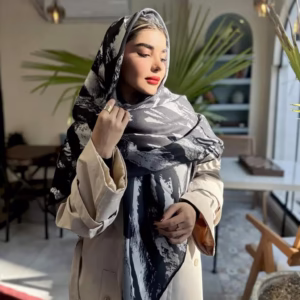 روسری نخی طرح ابر و باد